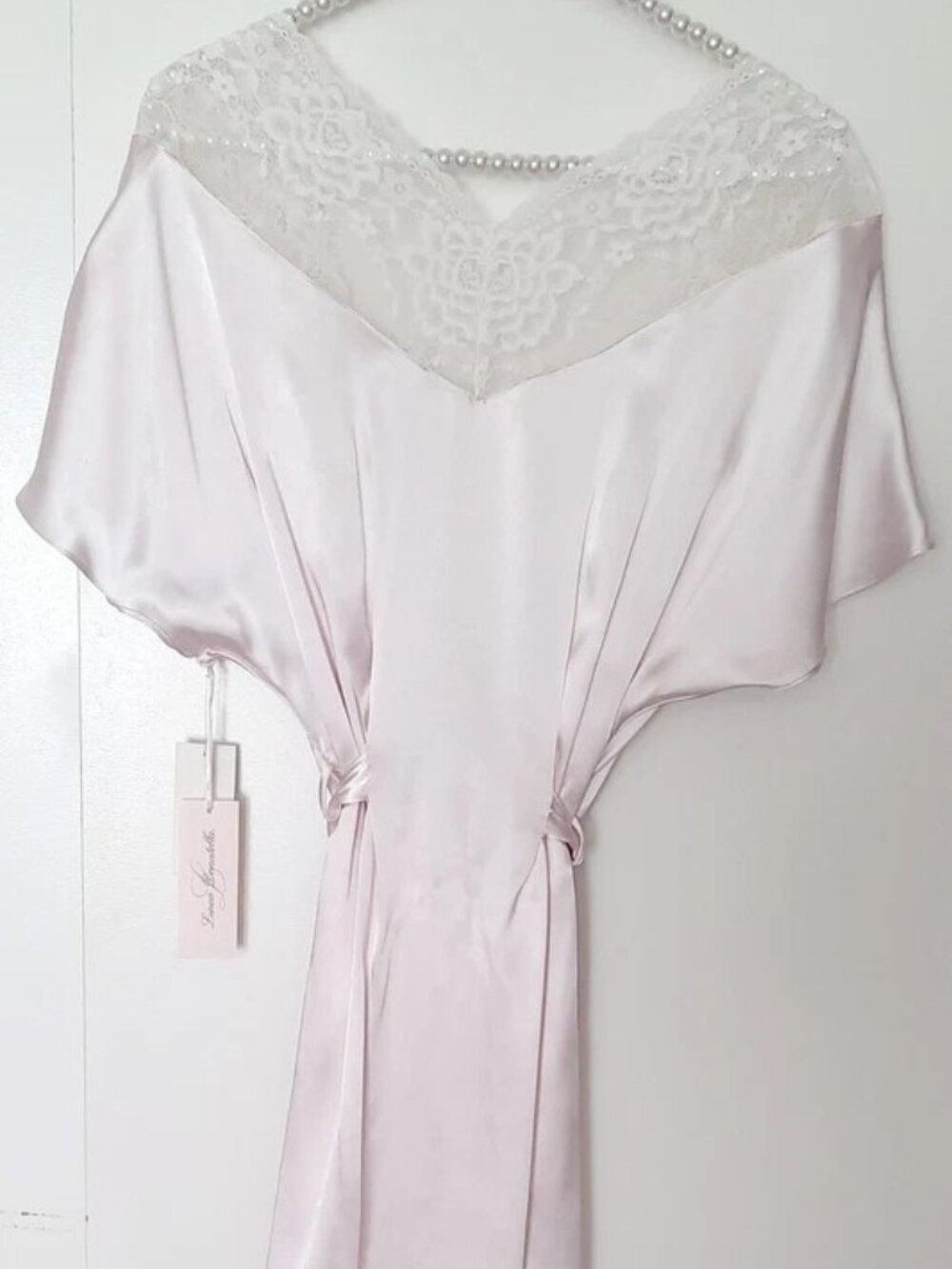 Linea Donatella Light Pink Satin Robe Lace Applique Attached Belt Size S/M NWT - Picture 6 of 10